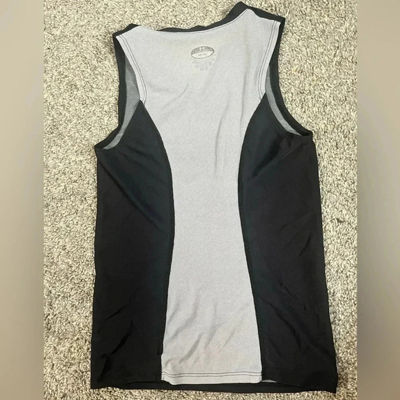 Women’s Black Under Armor Tank Top Athletic Workout Shirt | Dry Fit - Picture 3 of 3